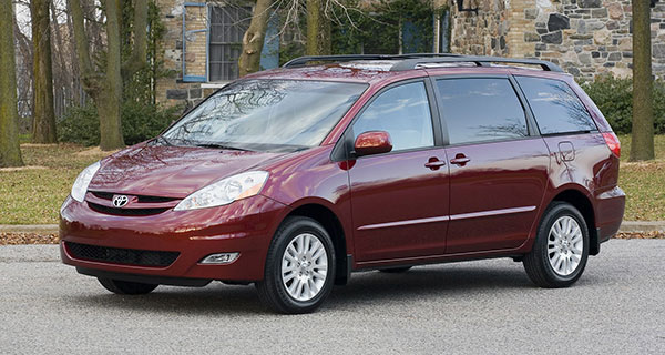The 2010 Toyota Sienna goes about its business efficiently
